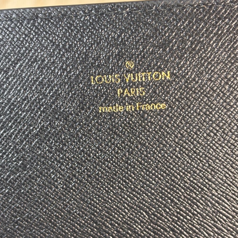Louis Vuitton Reverse Book Woc Sold - Picture 9 of 16